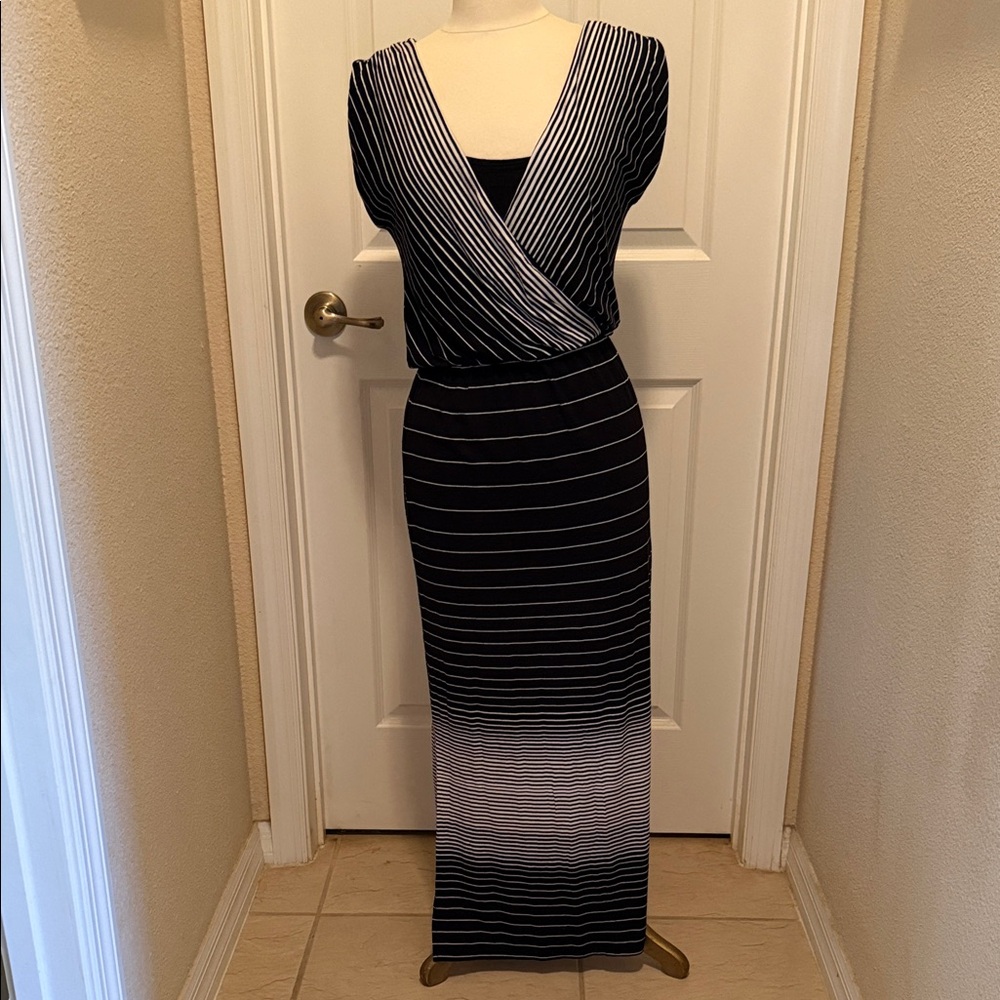 * White House Black Market Black & White Striped Maxi Dress (sz - xsmall)